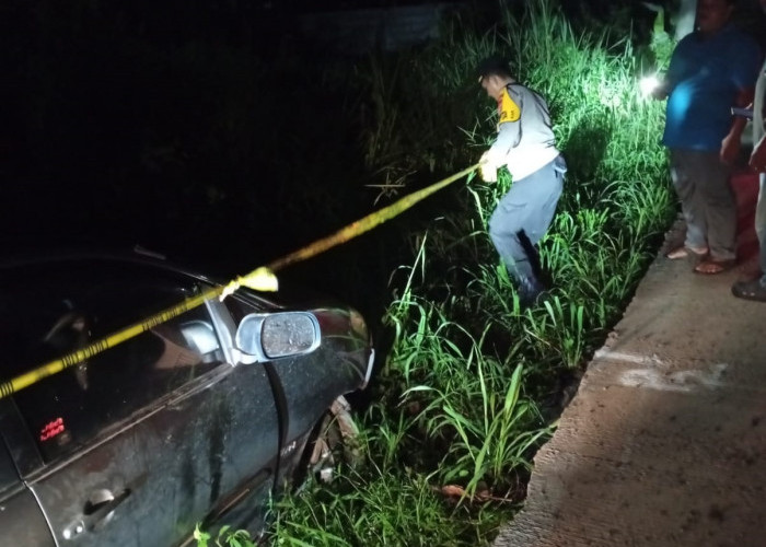Jelang Malam, 'Genk Motor' Berulah di Jalan Sindur, Lempari Mobil Hingga Pengemudi Panik