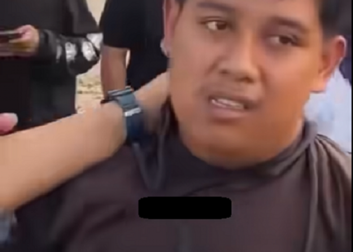 Usai Beraksi, 'Begal Payudara', Pemuda 19 Tahun Dikejar Warga, Motornya Terbalik, Diserahkan Warga ke Polisi