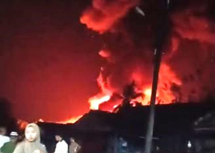 Rumah di Martapura Terbakar Hebat, Polisi Selidiki Dugaan Penyimpanan BBM