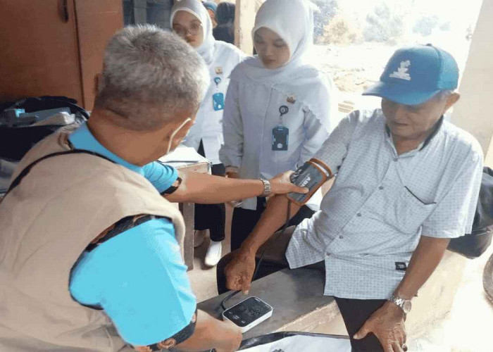 Krisis Tenaga Medis di Sumatera! Relawan Dokter Senior Terjun ke Lokasi Bencana 'Pakai Uang Sendiri'