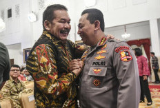 Jampidsus Dikuntit Densus 88, Jaksa Agung dan Kapolri Bertemu, Salaman dan Tertawa Lepas, Lalu Bilang Begini..