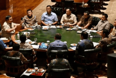 17 Pesawat Water Bombing dan 200 Pompa Gambut: Hasil Rapat Malam Prabowo di Kediaman Hambalang