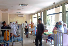 Kasihan, Puluhan Balita Demam Tinggi Tim Medis Kewalahan, Siapkan Aula Seperti Penanganan Covid