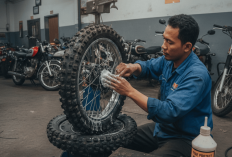 6 Cara Merawat Ban Motor Biar Tetap Awet, Nggak Cepat Gundul dan Anti Bocor!