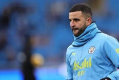 Tinggalkan Penyerang MU, AC Milan Kejar Bek Manchester City