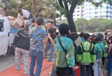 Bantuan Logistik Melimpah untuk Demo 27 Agustus di DPR, Warga dan Ojol Kompak Bersatu