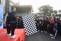 Meriahkan HUT Sumsel ke-78 Tahun, Pj Gubernur Agus Fatoni bersama Ribuan Peserta Ikuti Jalan Santai