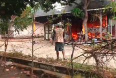 Rumah Sekaligus Warung di OKU Timur Ludes Terbakar, Rugi Rp200 Juta
