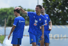 Thom Haye Santai Dikritik: Ambil Positifnya Saja! 