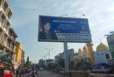 Yang Lain Sudah di Tertibkan, Baliho Anak Mantan Gubernur Sumsel Ini Masih Terpampang, Bawaslu Tebang Pilih?