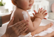 Inilah 7 Merek Lotion Bayi Terbaik untuk Menjaga Kelembaban Kulit Mulai dari Rp15 Ribuan, Dijamin Aman Moms!