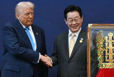 Trump Terima Hadiah Mahkota Emas dari Korea Selatan, Simbol Persahabatan dan Kemakmuran