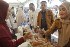 Emak-Emak Serbu Pasar Murah Digital! Borong Sembako Murah Lewat QRIS, Ini Keseruannya..