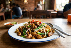  Resep Kwetiau Goreng Ayam ala Solaria Biar Gurih dan Smokey Sempurna, Catat Bumbunya!