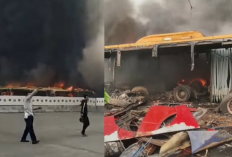 Kebakaran Hebat! Puluhan Bangkai Bus Transjakarta Ludes di Terminal Rawa Buaya