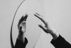 4 Cara Mengetahui Kekurangan Diri sendiri Menurut Al Ghazali, Muslim Harus Tau!