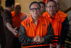 Merengek Minta Amnesti, Mantan Penyidik KPK Sentil Wamenaker Immanuel Ebenezer: Harus Berkaca! 