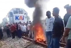 Kronologi Aksi Blokir Rel Kereta oleh Warga Batubara Pasca Tragedi Kecelakaan, Begini Tanggapan KAI