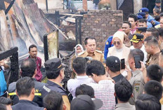 Pj Gubernur Sumsel Agus Fatoni Tinjau Langsung Lokasi Kebakaran dan Berikan Bantuan