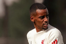  Ini Alasan Slot Tunda Debut Striker Termahal di Liga Inggris