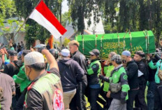 Affan Dimakamkan, Massa Ojol Meledak! Mako Brimob Dikepung, Tuntut Transparansi