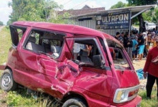 Viral! Carry Merah Tertabrak Kereta Api di Madiun, Ada Korban Jiwa? Cek Selengkapnya Disini..