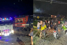 Tersangkut di Rel, Bagian Belakang Truk Tronton Dihantam Kereta Api Babaranjang