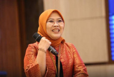Ini Sosok Neni Herlina Pegawai Kemendikti Saintek Usai Dipecat Sepihak dan Picu Unjuk Rasa!