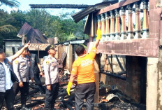 Rumah Panggung di Prabumulih Ludes Terbakar, Diduga Korsleting dari Lampu Teras