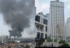 Asap Hitam Pekat Selimuti Tanah Abang, Ini Kronologi Kebakaran Apartemen Pavilion Jakpus 