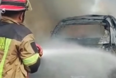 Api Tak Kunjung Padam! Mobil Listrik Sport Mewah Terbakar di Medan, Ini Penjelasan Damkar