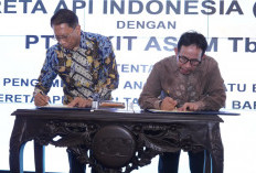 Satu Rangkaian Kereta Api Setara 120 Truk Batubara