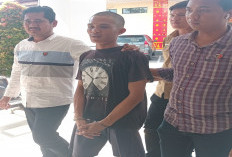 Jam Pulang, Pria Ini Masuk Area Sekolah Lalu Rampas HP Siswa di Dalam Kelas