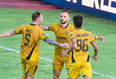 Babak Belur Dihajar Persija, Paul Munster: Butuh Gol Untuk Menangkan Pertandingan