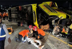 Polisi Ungkap Identitas 16 Korban Tewas Kecelakaan Bus Pariwisata di Tol Krapyak Semarang