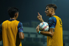 Lini Tengah Persib Bermasalah Jelang Melawan Persita, Dua Pemain Ini Gegaranya