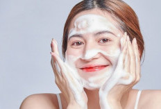 3 Rekomendasi Sabun Cuci Muka Terbaik untuk Kulit Berminyak, Bikin Lembab & Jerawat Makin Jarang Muncul!