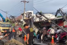 Kronologi Papan Reklame Roboh di Medan Akibat Angin Kencang! Dua Motor Tertimpa