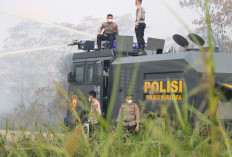 Petugas Kebingungan Padamkan Karhutla, Kesulitan Mencari Pasokan Air Mengisi Water Canon