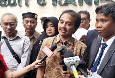 Jadi Tersangka Kasus Ijazah Palsu Jokowi, Roy Suryo Tanggapi Status Ini: Senyumin Aja!