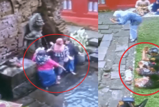 Duh! Wisatawan Ibu-ibu Berhijab Nekat Langgar Aturan Sakral Pura Tirta Empul, Netizen: Kurang Ajar