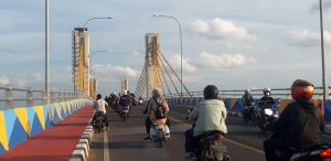 BERDAMPAK KE EKONOMI WARGA