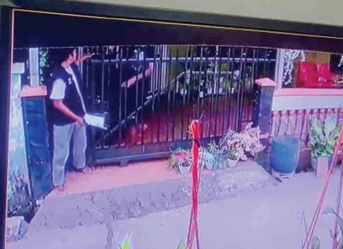 Oknum Petugas Pantarlih Bacok Warga