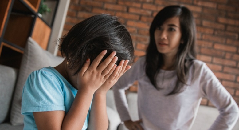 PERHATIAN! Buat Para Moms Penting Banget Tau Tanda Psikis dan Fisik Sang Buah Hati di Masa Pertumbuhan