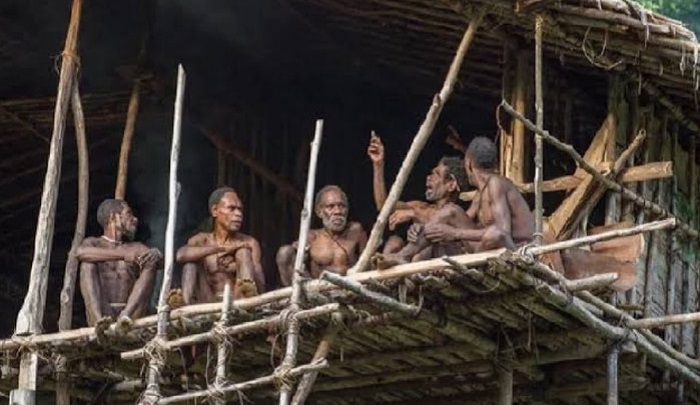 NEKAT Suku Unambal Modifikasi Kejantanan dan Anggota Tubuh, Benarkah?