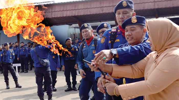 Pantang Pulang, sebelum Api Padam