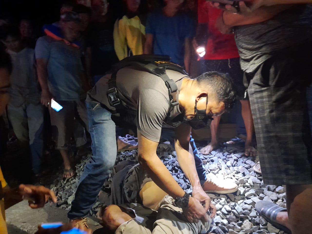 Tak Hiraukan Peringatan, Motor Suharto Dihantam Kereta Api Batubara