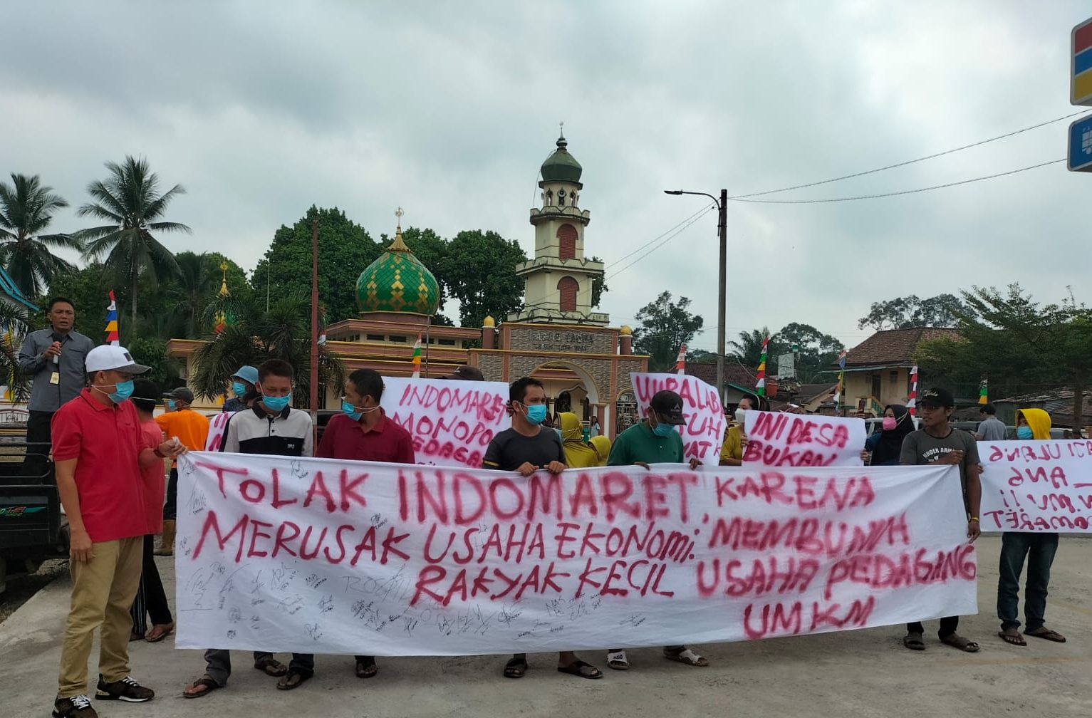 Warga Tolak Indomaret Masuk Desa Lesung Batu, Tuding Merusak Ekonomi Rakyat Kecil