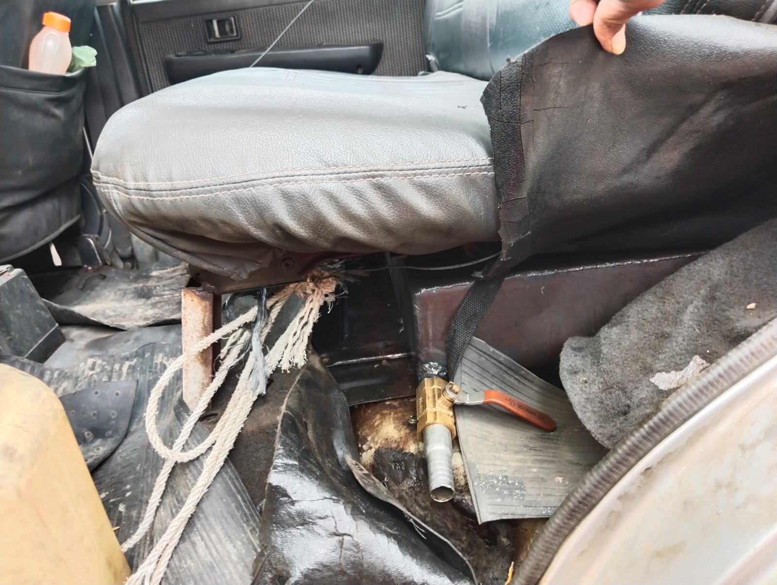 Amankan Mobil Parkir di Tepi Jalan,  Tangkinya Bisa Tampung 100 Liter   