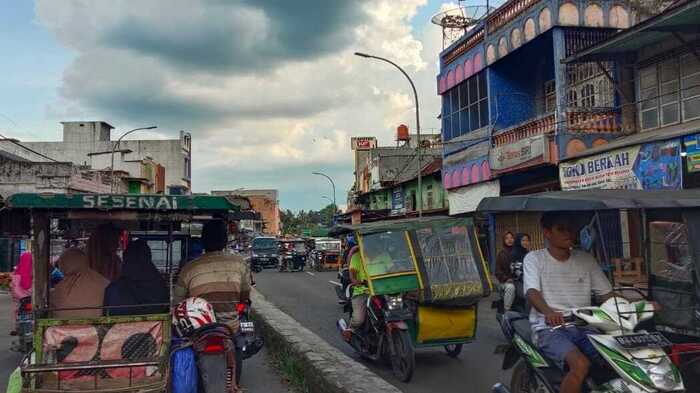 Menjelang Sore Hari Jalan Abubakardin Macet